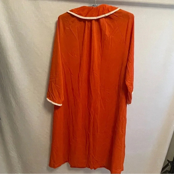 Vintage orange nightgown with embroidered flower snap buttons - size M/L - Picture 4 of 16